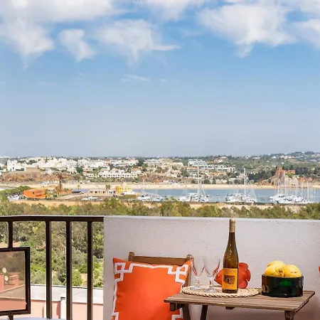 Bright Apt Marina View Steps To Beach *